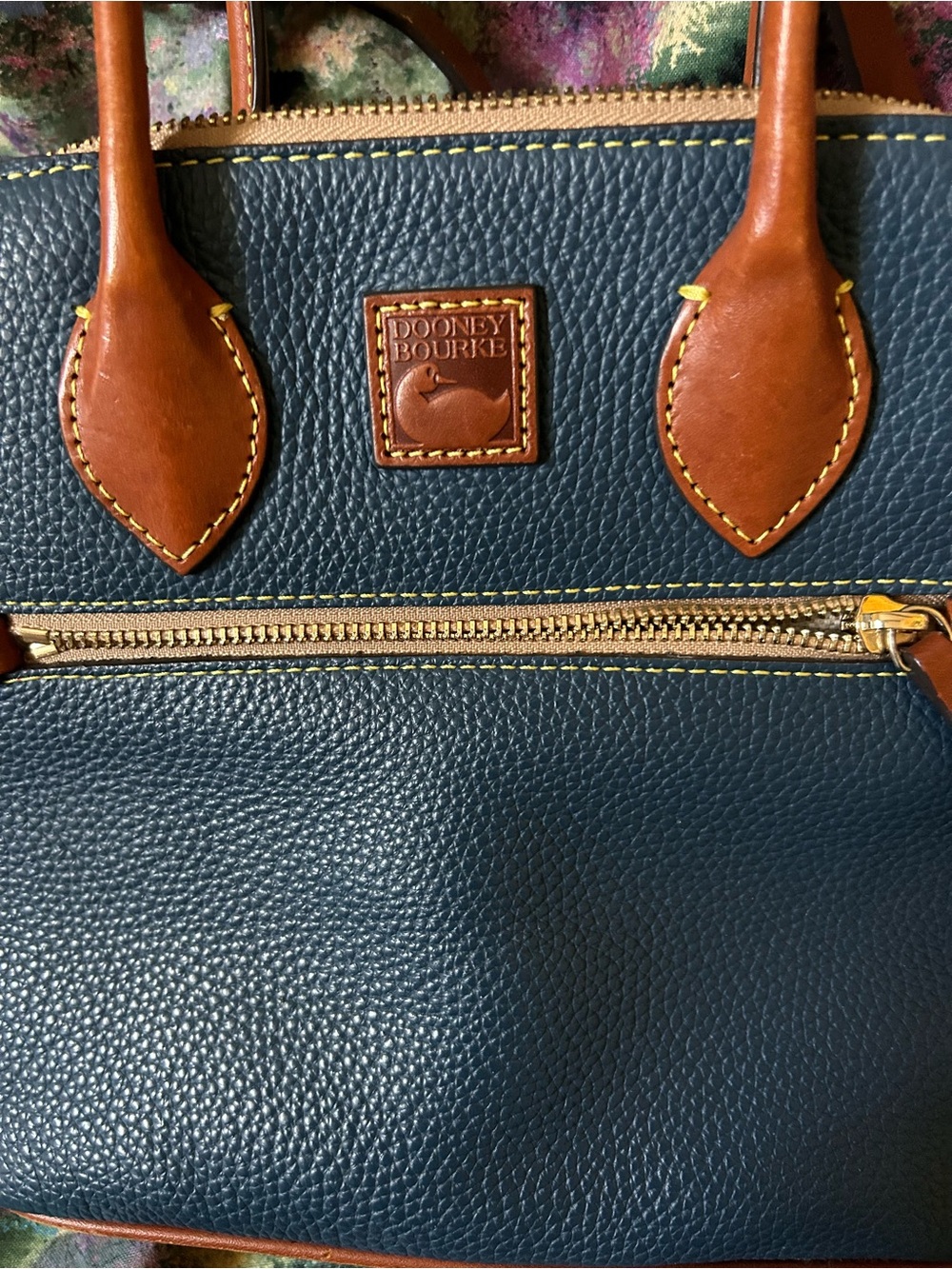 Dooney & Bourke Authentic Blue Pebbled Leather Dome Handbag W/ Brown Trim - Picture 3 of 12